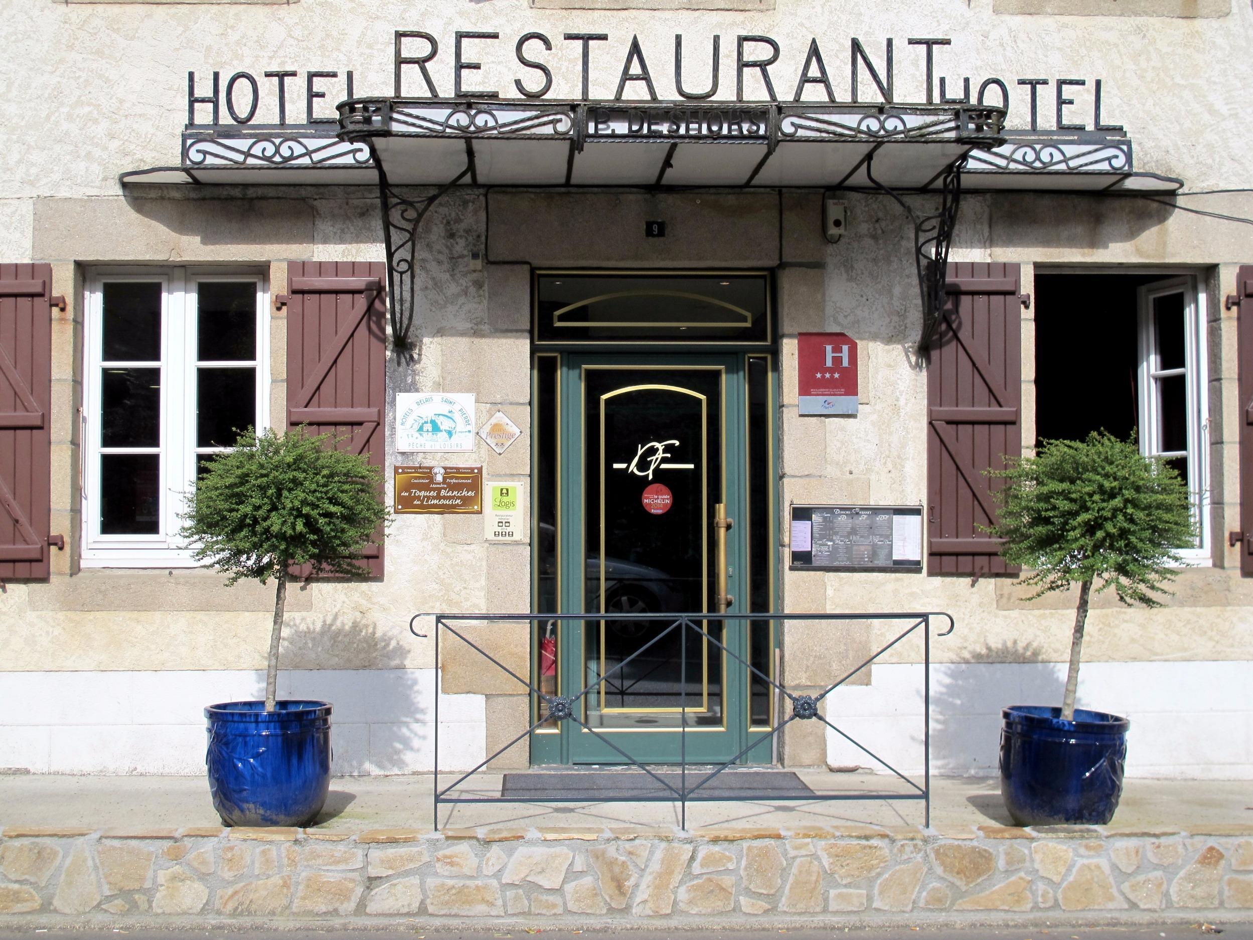 Logis Hôtel Deshors Foujanet