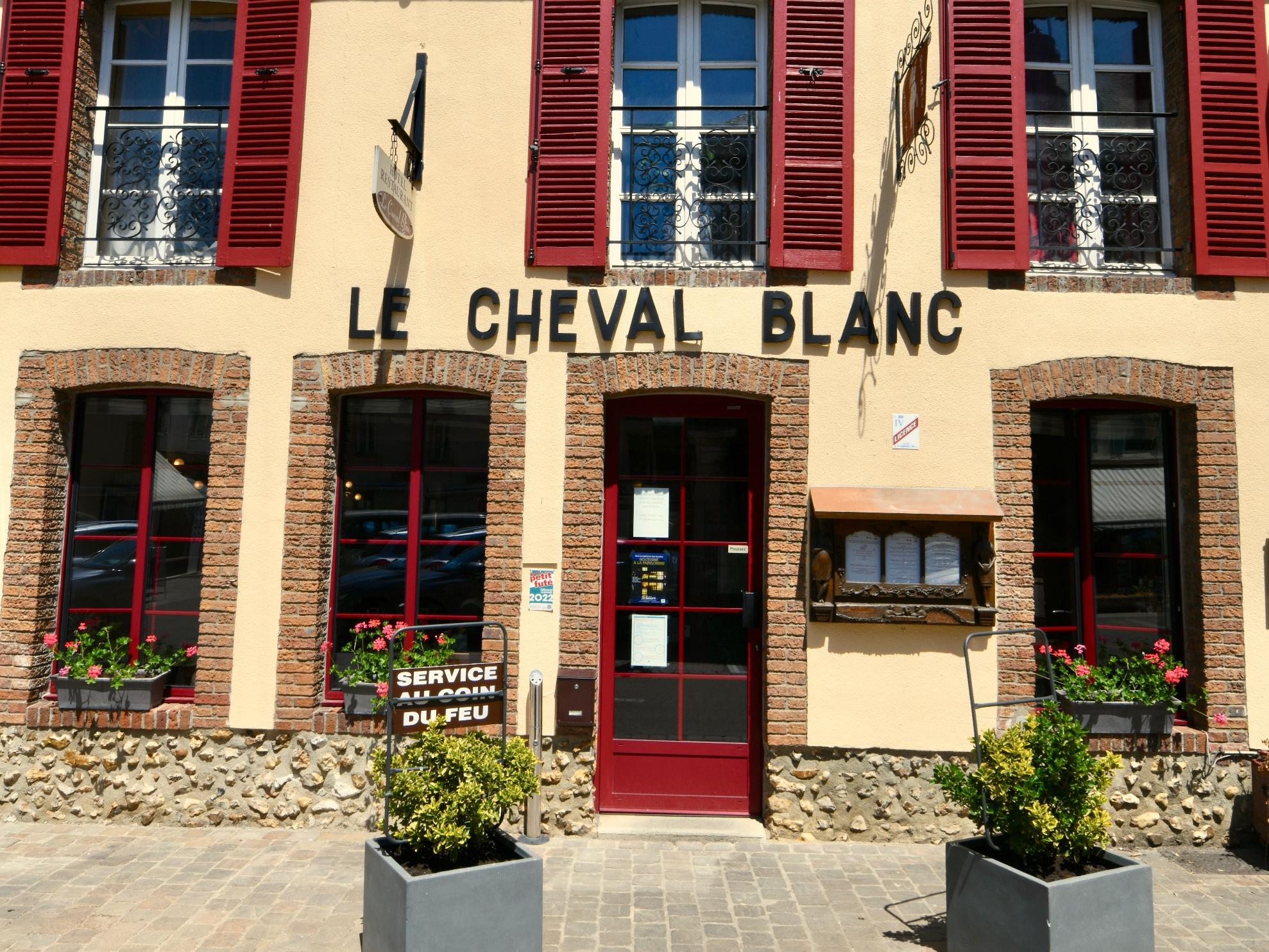 Logis Hôtel le Cheval Blanc